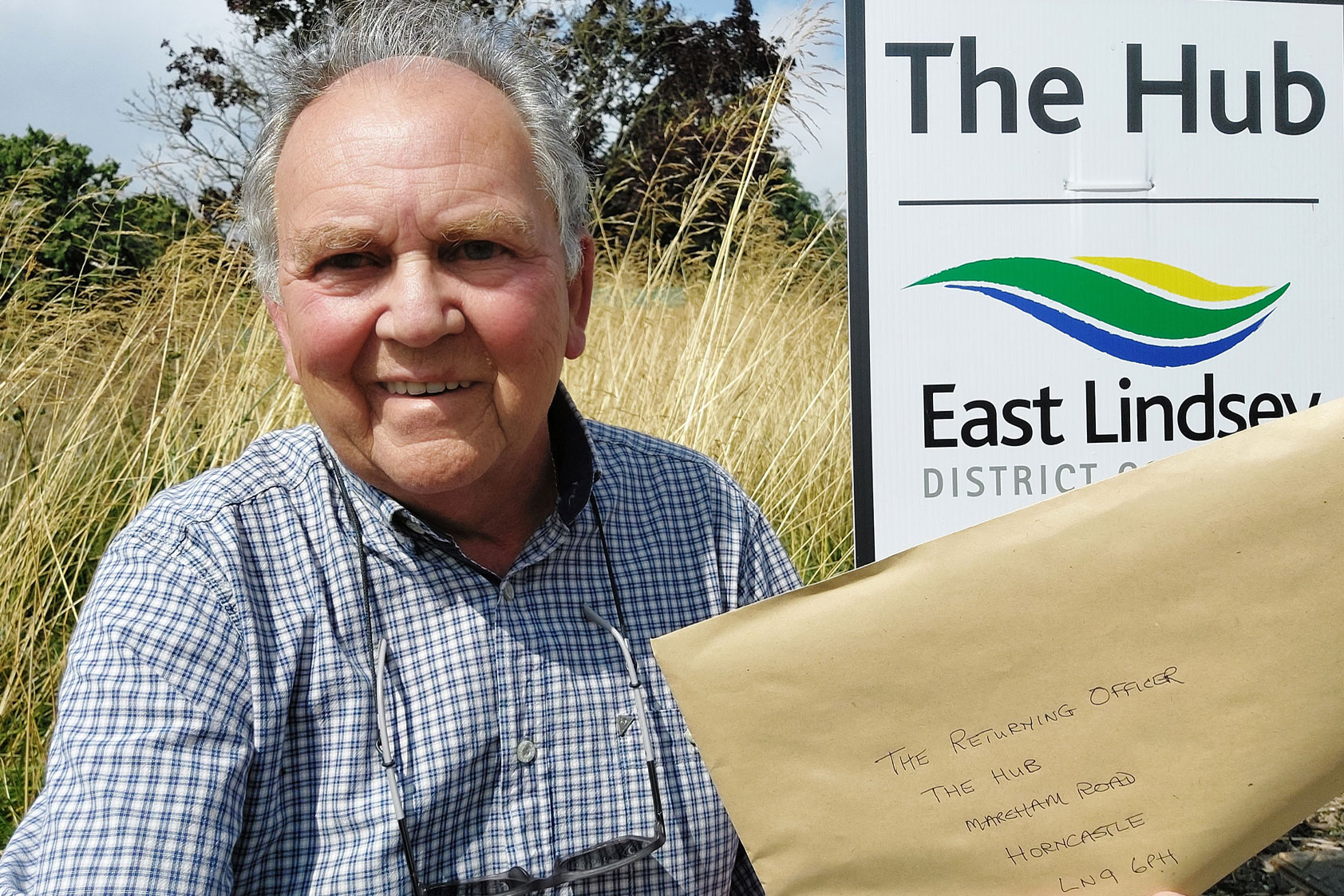Chris Flanagan delivers nomination papers